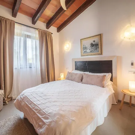 Benet By Interhome
