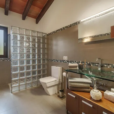 Benet By Interhome